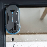 ROBOWAY RW-1 window cleaning robot
