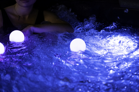 Pływająca lampa LED THUNDER