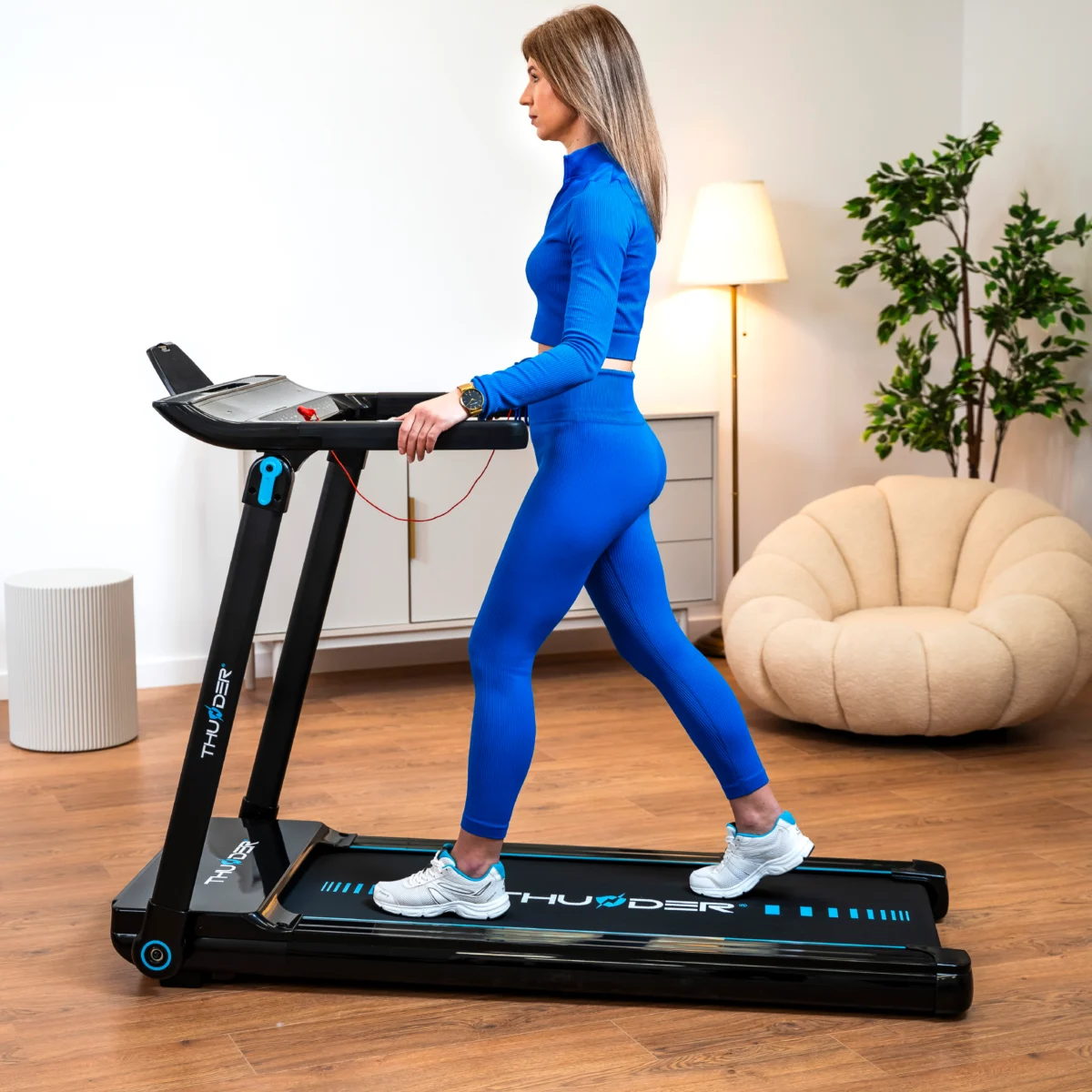 Bieżnia elektryczna THUNDER ULTRA-BLACK - obrazek 4